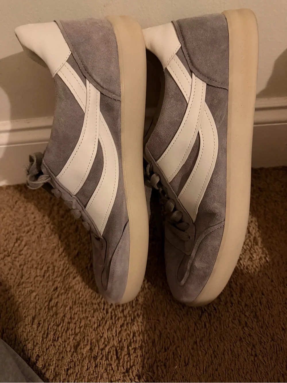 Vince Men’s Oasis Sneakers Size 13 Light Smoke Grey Suede – Worn Once
